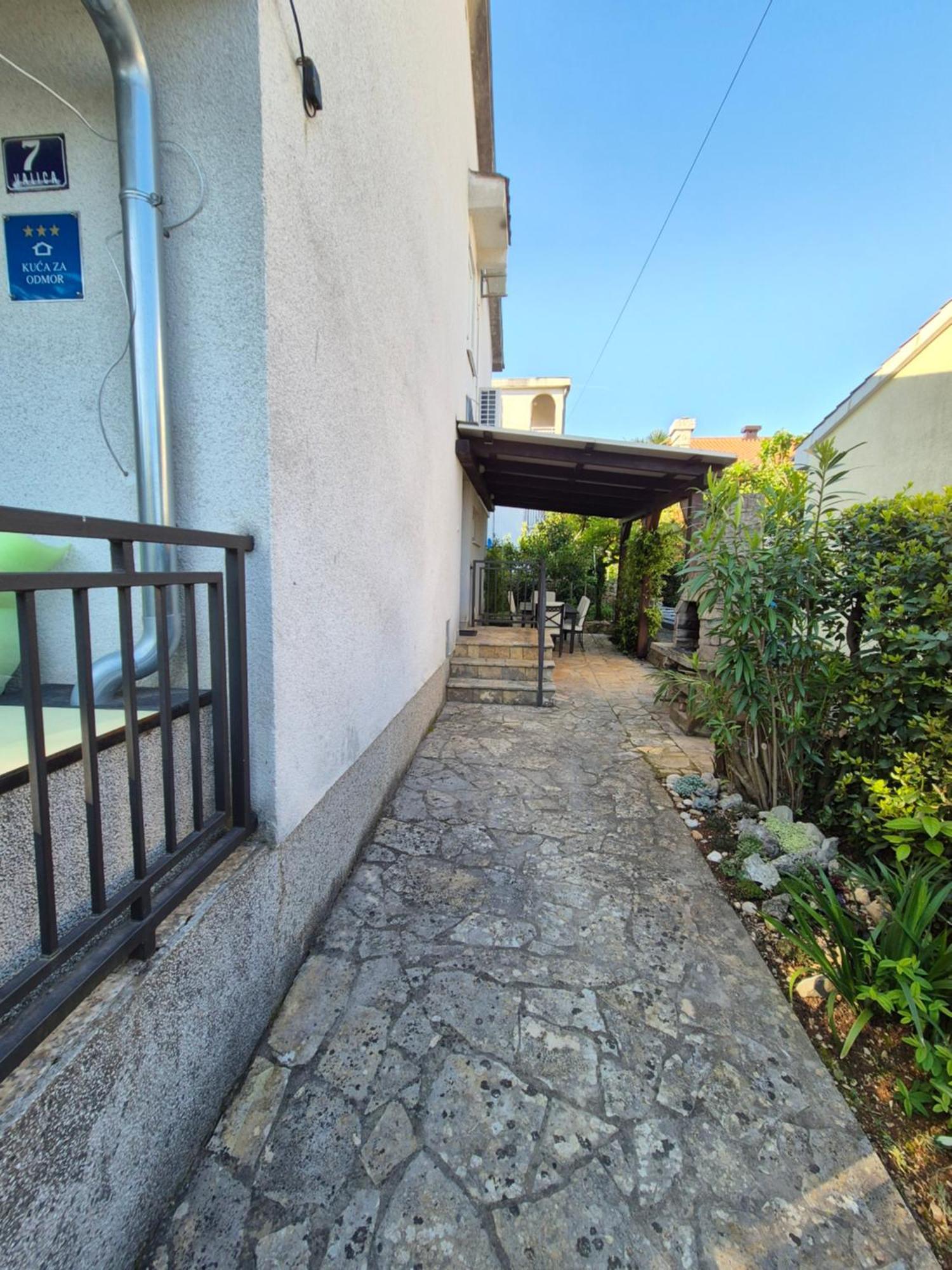 Holiday Home Marija Вантачичи Екстериор снимка